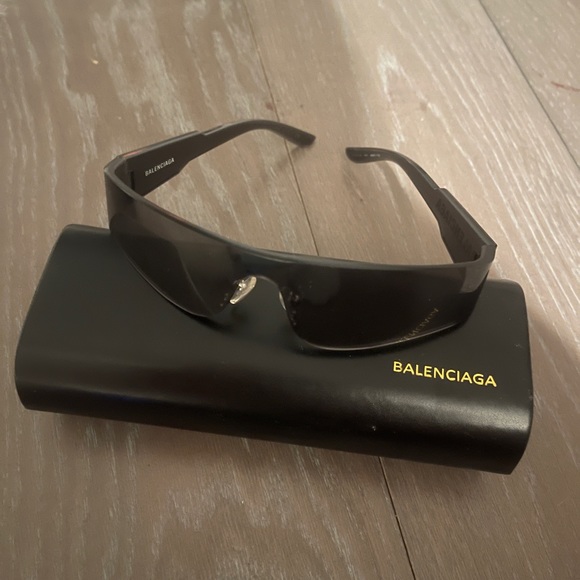 BALENCIAGA MONO RECTANGLE SUNGLASSES IN BLACK - Picture 2 of 11